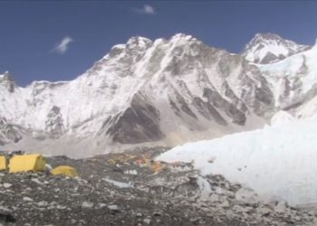 El monte Everest tiene una nueva altura… y sigue siendo la cumbre más alta del mundo