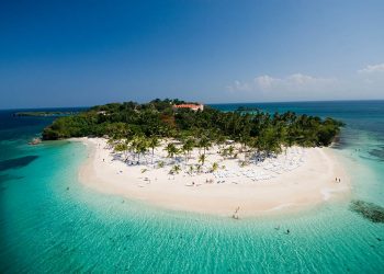 Turismo fija horario a hospedados en hoteles para regresar a casa