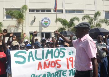 Presidente Luis Abinader pensiona con RD$10 mil mensuales 295 cañeros