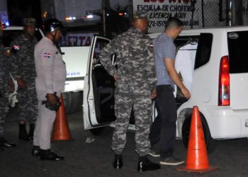Ministerio Defensa y PN recuerdan a agentes que  están obligados a cumplir la ley