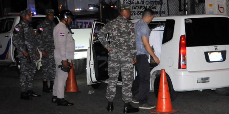 Ministerio Defensa y PN recuerdan a agentes que  están obligados a cumplir la ley