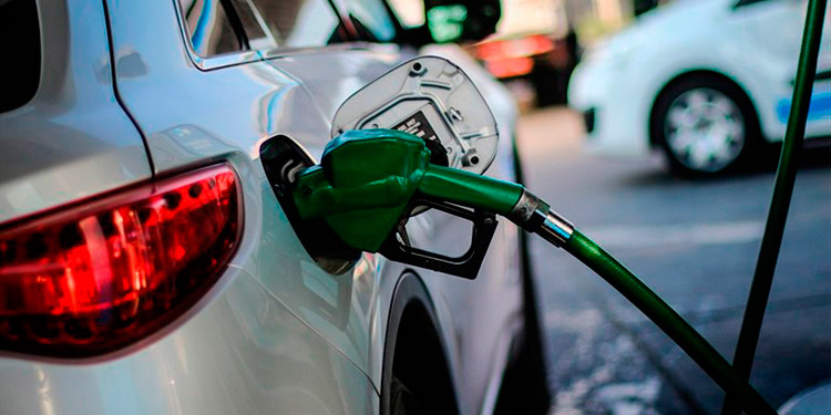Combustibles no subirán esta semana, Gobierno asumirá costo