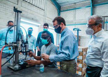Ito Bisonó visita nuevas instalaciones de Industrias Cano; aportará más de 100 nuevos empleos