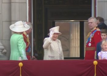 Isabel II y el papa dan ejemplo con las vacunas contra covid-19