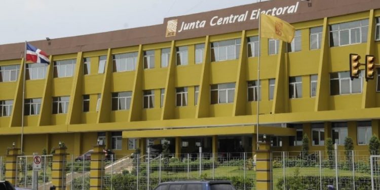 Partidos depositan opinión en torno a posición en boletas y distribución recursos del Estado