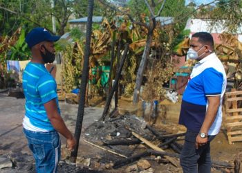 Diputado  canaliza ayuda a seis familias afectadas durante varios incendios en Los Alcarrizos