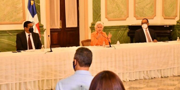 Gobierno designará más de 100 funcionarios oficiales de cumplimiento para garantizar transparencia