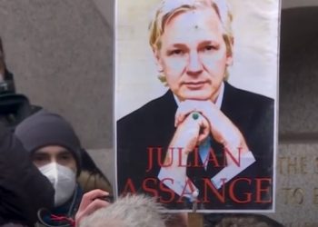 Temiendo que se suicide, justicia británica rechazó extraditar a Assange a EEUU