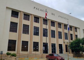 Emplazan a tribunal entregar sentencia caso estafa a empresario Chino