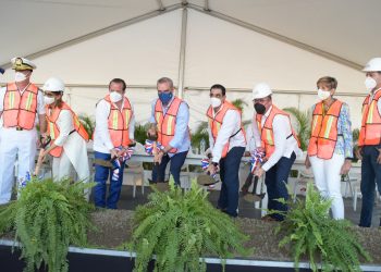 Presidente Luis Abinader da primer picazo para construcción Espigón para pescadores  Puerto Plata
