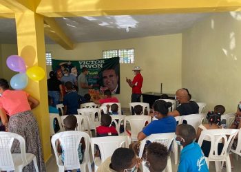 Víctor Pavón realiza tradicional  entrega de Juguetes a niños SDN.