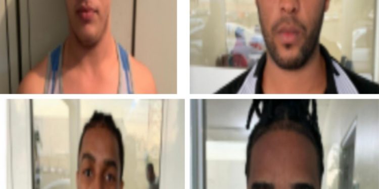 PN apresa cuatro hombres integraban banda había cometido varios delitos en Santiago