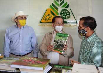 FEDA dona 2,000 libros a Instituto Agronómico Técnico Salesiano