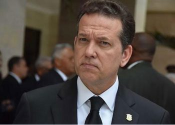Ito Bisonó dice aumento combustible no depende de la institución