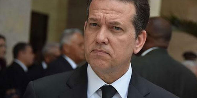 Ito Bisonó dice aumento combustible no depende de la institución