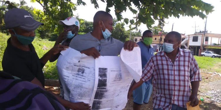 Herederos terrenos en que se construyó escuela elevan oposición a pago ante Minerd contra familia alteró el título