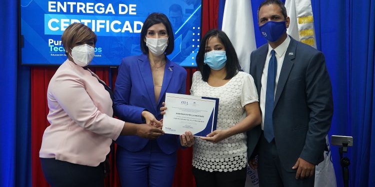ITLA y Ministerio Juventud gradúan 1300 jóvenes beneficiarios de proyecto “Puntos Tecnológicos”