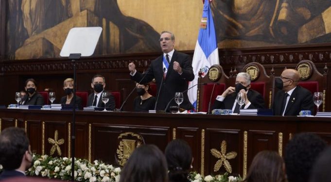 Presidente Abinader promete construir este año más viviendas de las construidas en ultimas décadas