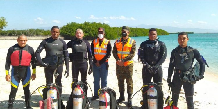 Defensa Civil recupera cuerpo de joven desaparecido en playa “La Caobita” en Azua