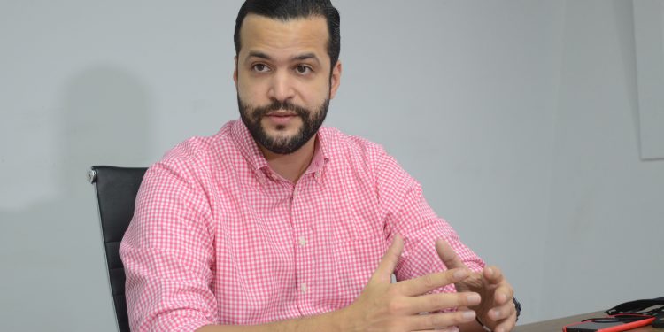 Rafael Paz plantea gobierno debe abocarse a identificar incentivos para mitigar impacto aumento combustibles