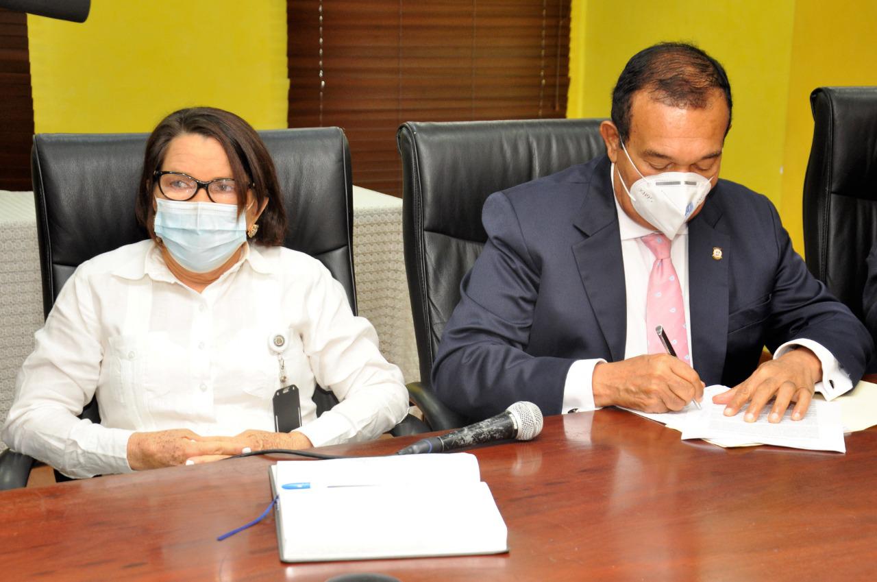 EGEHID suscribe acuerdo para viabilizar construcción presa sobre río Guayubin
