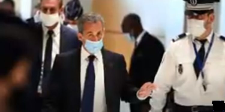 Condenan al expresidente francés Nicolás Sarkozy a 3 años de prisión por corrupción y tráfico de influencias