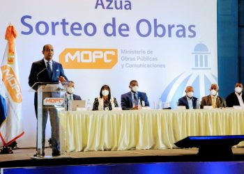 MOPC realiza en Azua sorteo de 45 obras a un monto superior a RD$183 millones