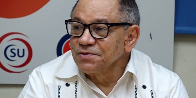 Advierten reclamos diputado Botello haría colapsar sistema Seguridad Social en el país