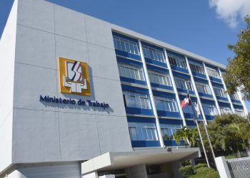 Ministerio Trabajo invita a reclutamiento en  Mao Valverde y Bávaro  