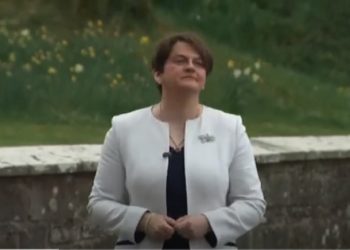 La primera ministra de Irlanda del Norte anuncia su dimisión