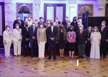 Presidente Abinader juramenta voluntariados  estarán en seis hospitales y cinco museos