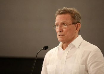 Canciller Roberto Álvarez positivo a la COVID-19