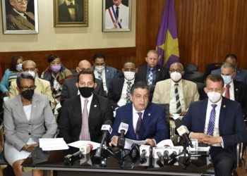 Diputados PLD amenazan con declararse en rebeldía si no entregan prestaciones a empleados estatales cancelados