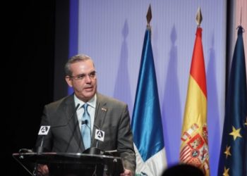 Luis Abinader revela que busca tres causales del aborto se decidan en referéndum