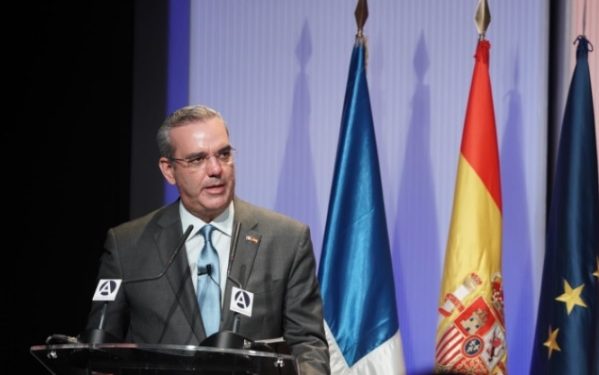 Luis Abinader revela que busca tres causales del aborto se decidan en referéndum