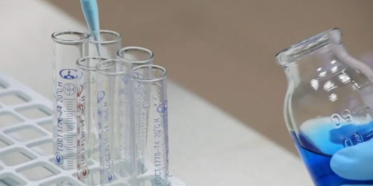 Desarrollan en Rusia una vacuna nasal contra el coronavirus sin efectos secundarios