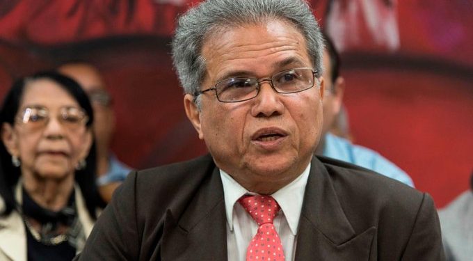 Colegio Médico pide se eliminen ARS y las AFP