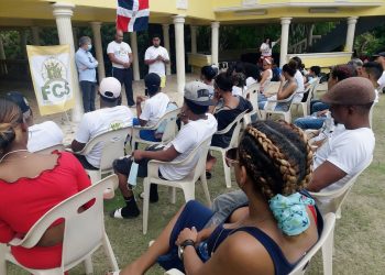 Jóvenes participan en campamento formativo sobre la  Constitución Dominicana