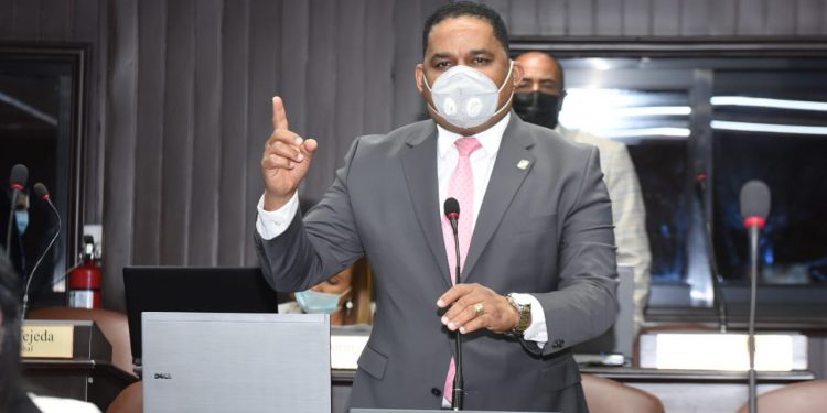 Diputado Sandro Sánchez somete proyecto de ley para crear la escuela de formación del Poder Legislativo