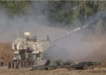Israel concentra soldados cerca de Gaza e intenta sofocar disturbios en varias ciudades