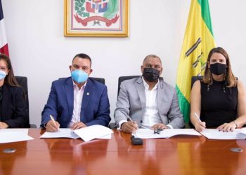 Hospital Ney Arias Lora y Prisiones firman acuerdo para brindar atenciones a privados de libertad
