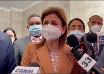 Vicepresidenta dice “se rompió récord” de vacunación con 129,000 inoculados en última jornada