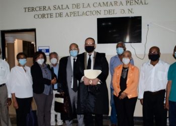 Representantes sociales  llevan ilegalidad del Pacto Eléctrico al Tribunal Constitucional