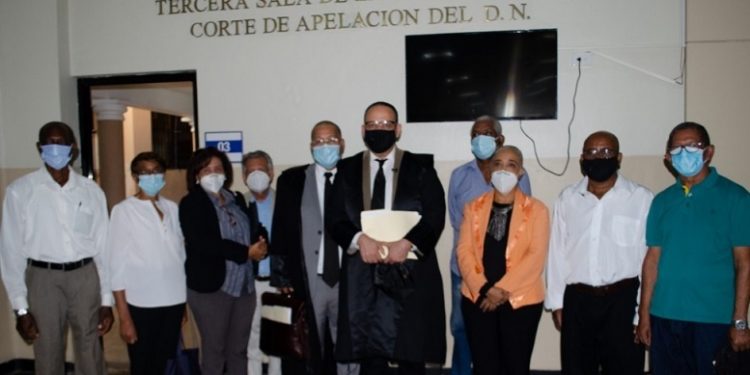 Representantes sociales llevan ilegalidad del Pacto Eléctrico al Tribunal Constitucional