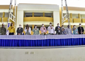 Minerd continua en Mao entrega de equipos tecnológicos