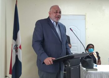 Ministro Educación Roberto Furcal dará a conocer mañana calendario concurso para maestros