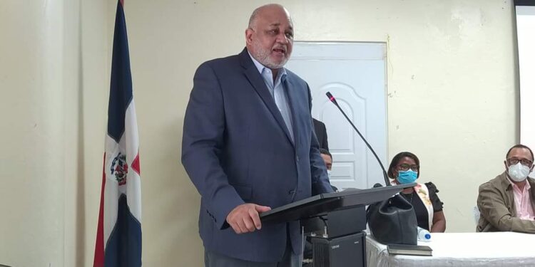 Ministro Educación Roberto Furcal dará a conocer mañana calendario concurso para maestros