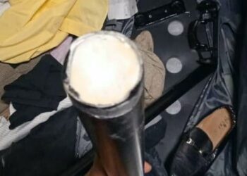 Ocupan en AILA más de un kilo cocaína en interior tubos de maleta