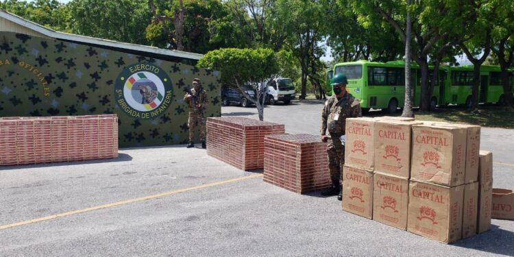 Miembros del Ejército RD incautan varios cargamentos de cigarrillos
