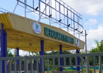 Merca Santo Domingo llama a  comerciantes asumir pago de energía eléctrica que consumen  